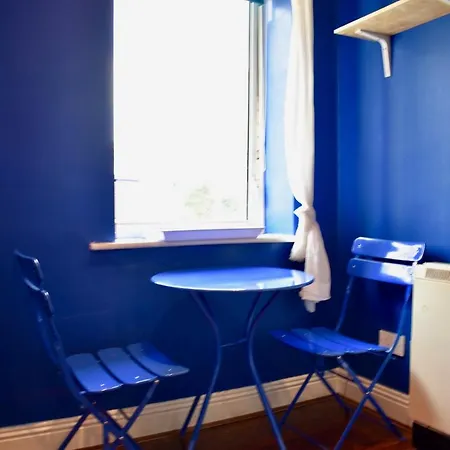 Apartment 2 Bedroom Flat In Secure Neighbourhood