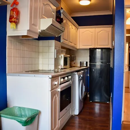 2 Bedroom Flat In Secure Neighbourhood